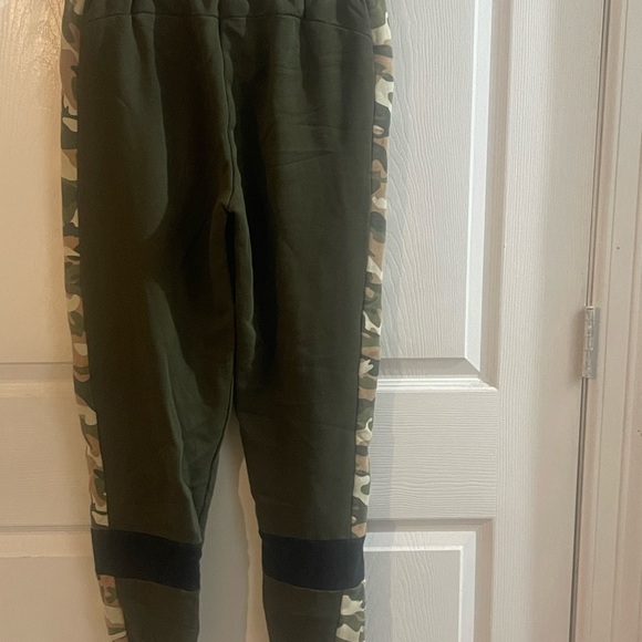 Puma Kids Camo Trim Joggers - Olive Green - Picture 4 of 8